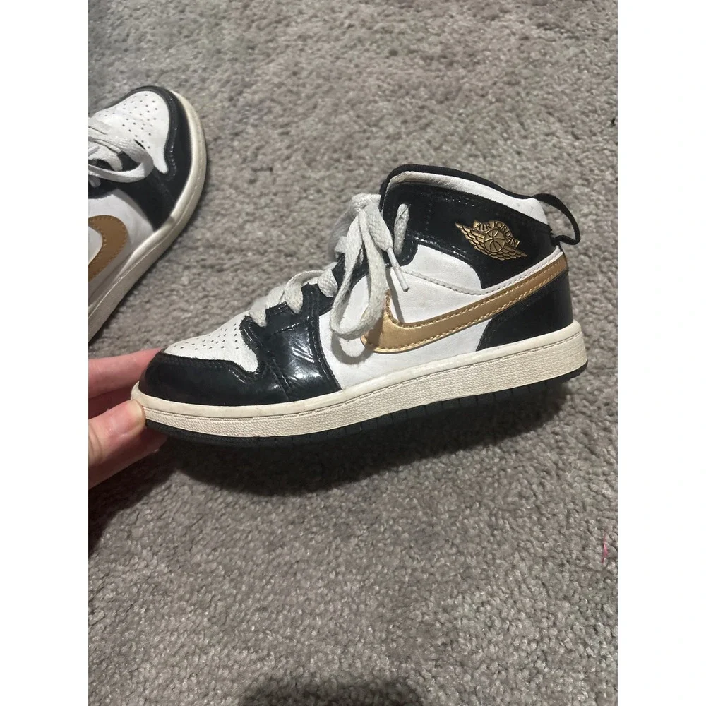 Nike Kids Air Jordan 1 Mid SE Toddler Shoes Size 13.5 Black Gold‎ White Sneakers